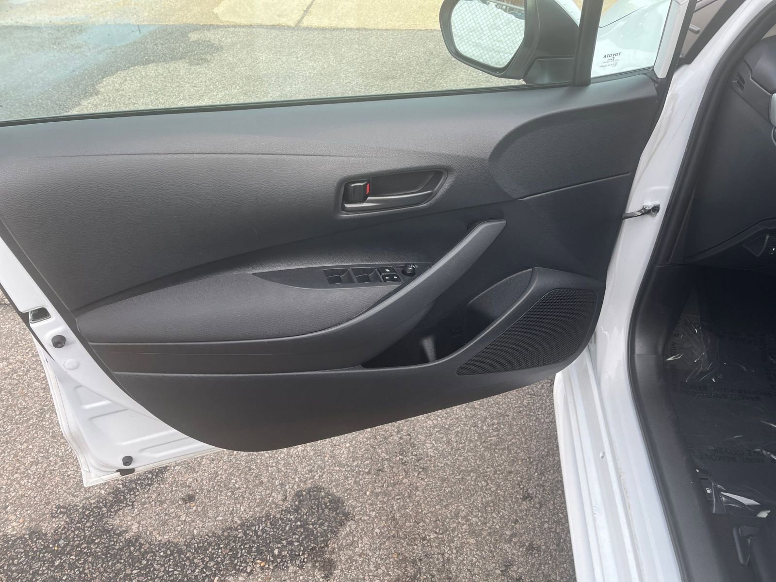 Used 2025 Toyota Corolla LE image 20