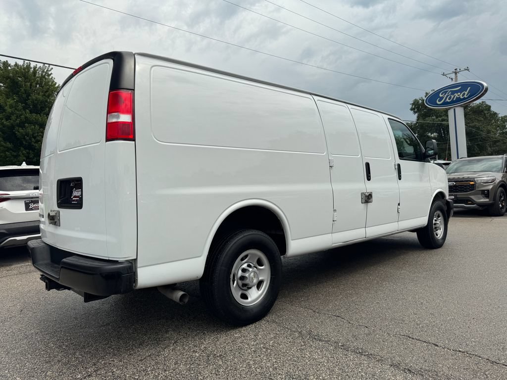 Used 2022 Chevrolet Express 3500 Extended RWD image 5