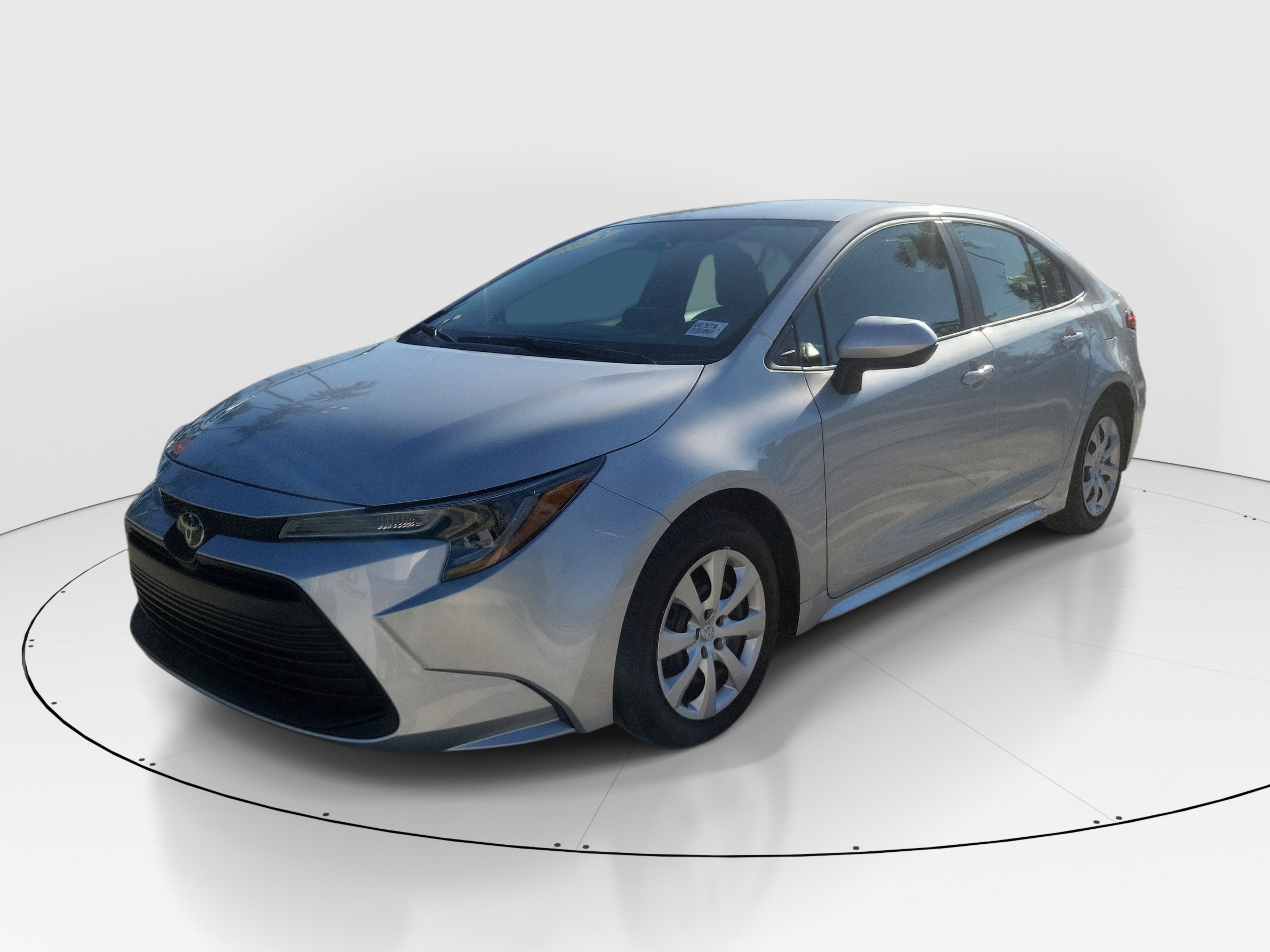 Used 2024 Toyota Corolla LE FWD image 3