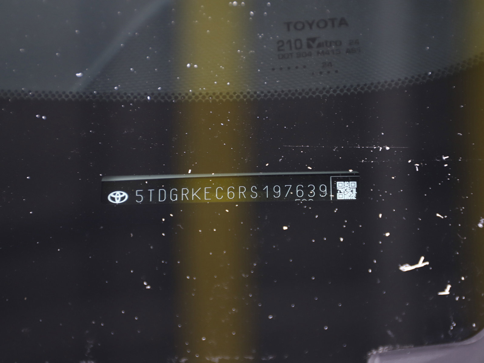 Used 2024 Toyota Sienna XSE image 30