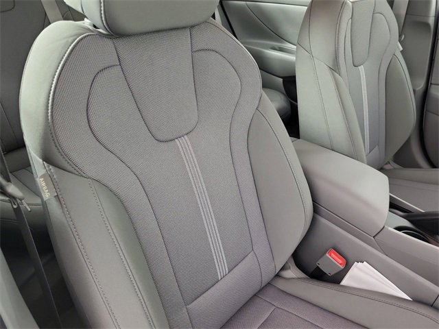 Certified 2025 Hyundai Elantra SE image 25
