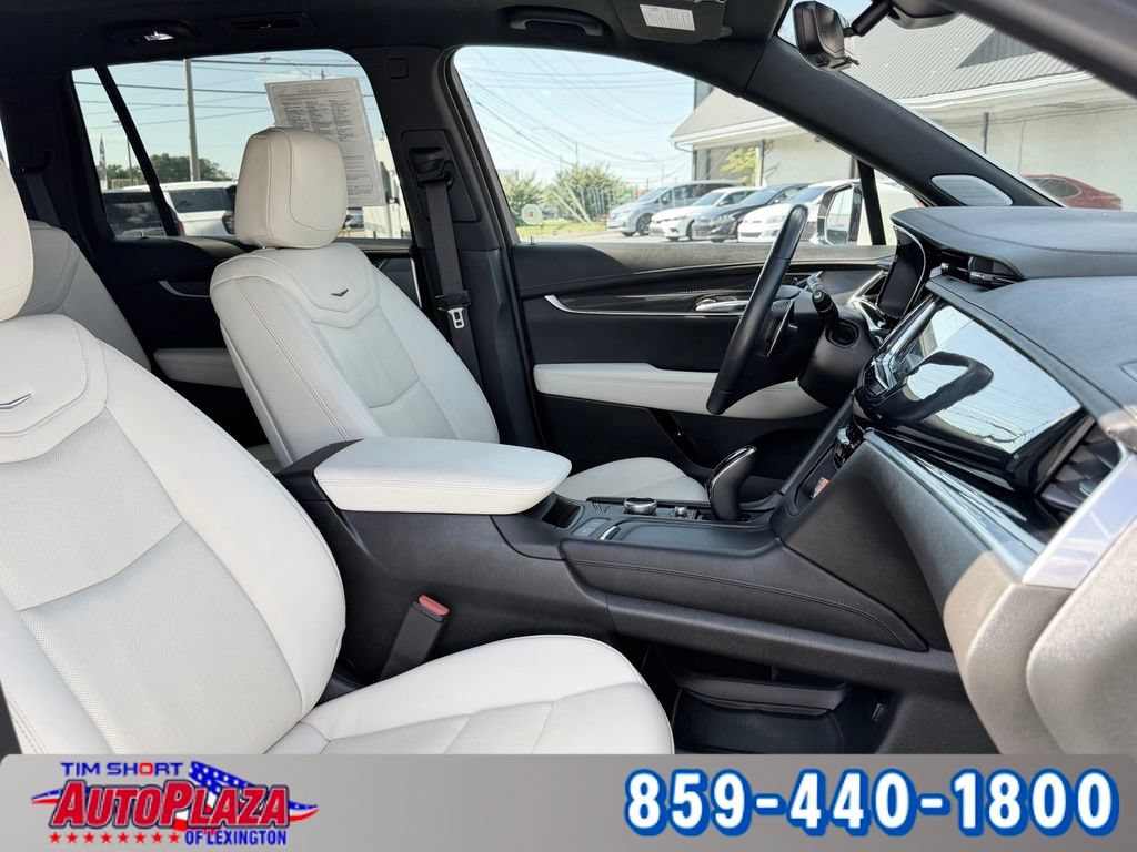 Used 2024 Cadillac XT6 Sport w/ Technology Package AWD/4WD image 31