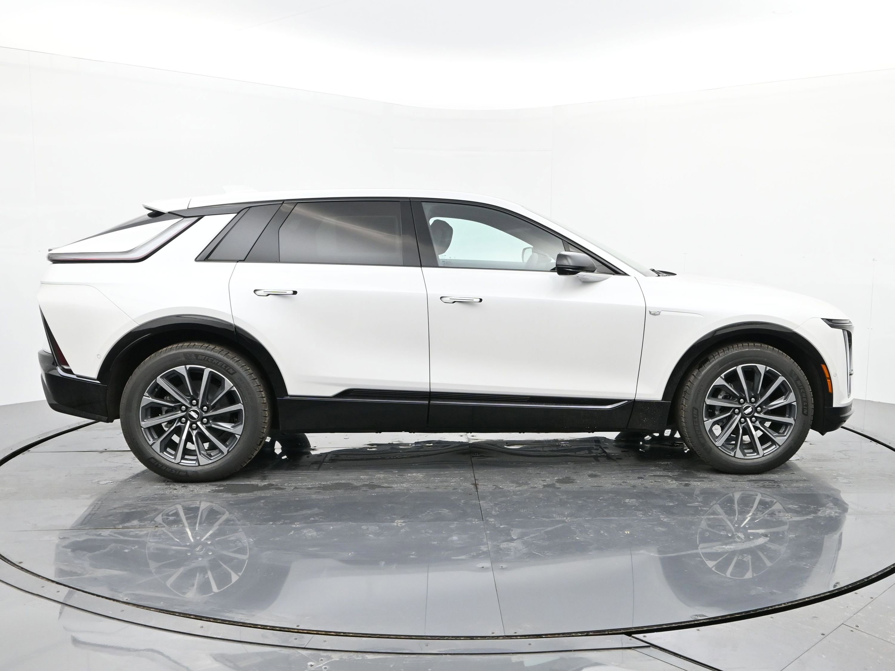 New 2025 Cadillac Lyriq Sport image 6