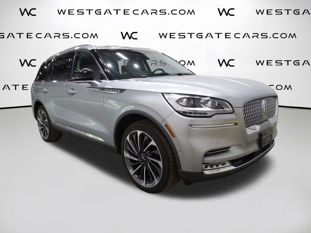Used 2020 Lincoln Aviator Reserve w/ Equipment Group 202A image 2