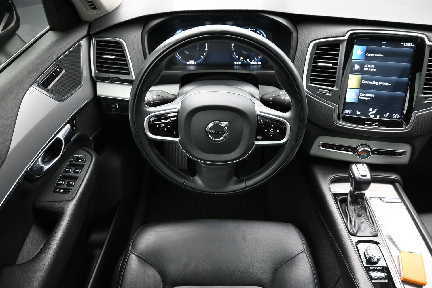 Used 2021 Volvo XC90 T5 Momentum w/ Protection Package Premier FWD image 26
