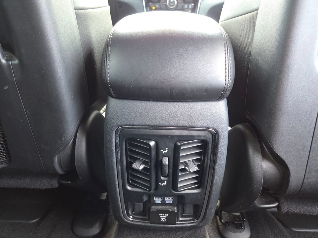 Used 2020 Jeep Grand Cherokee Limited AWD/4WD image 30