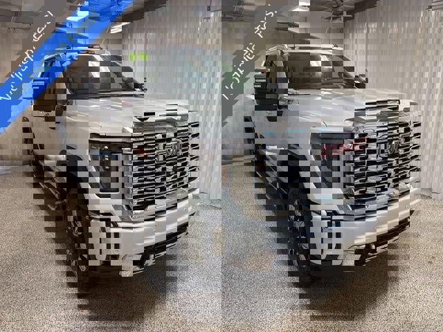 New 2026 GMC Sierra 2500 Denali w/ Denali Reserve Package image 3