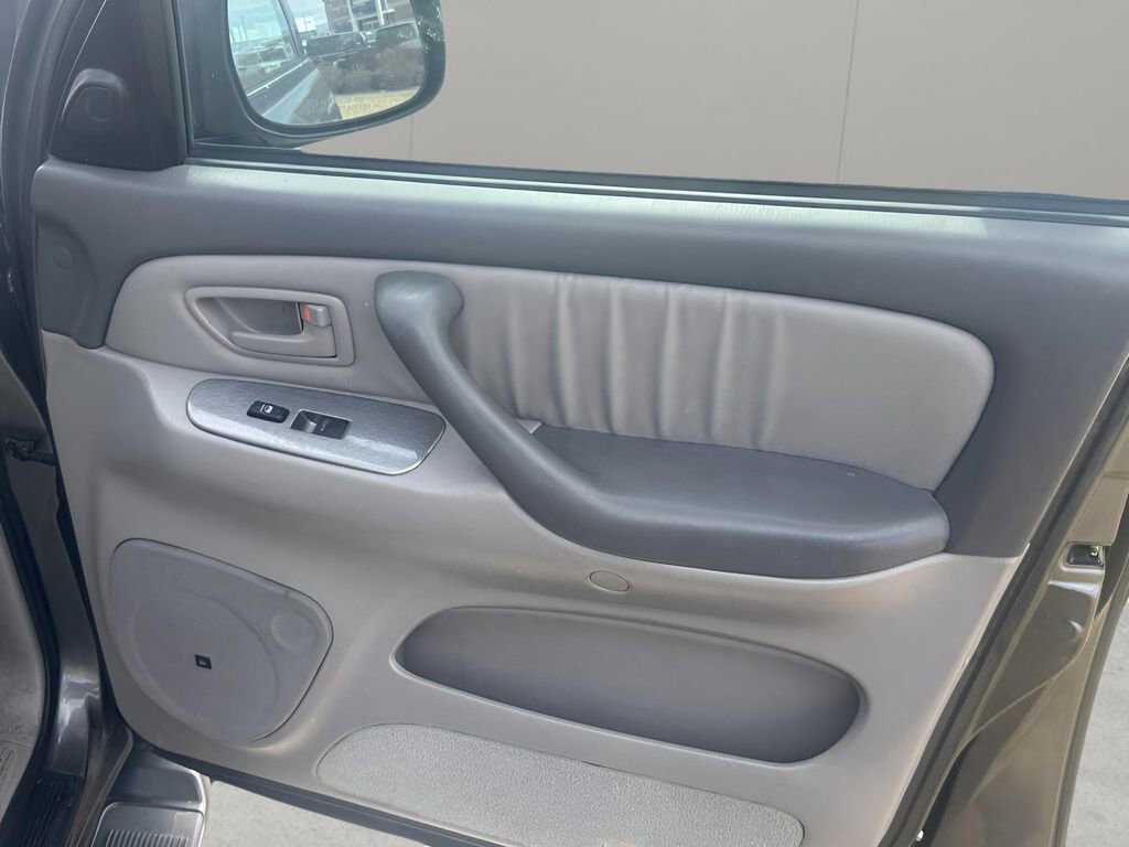 Used 2005 Toyota Sequoia Limited image 12