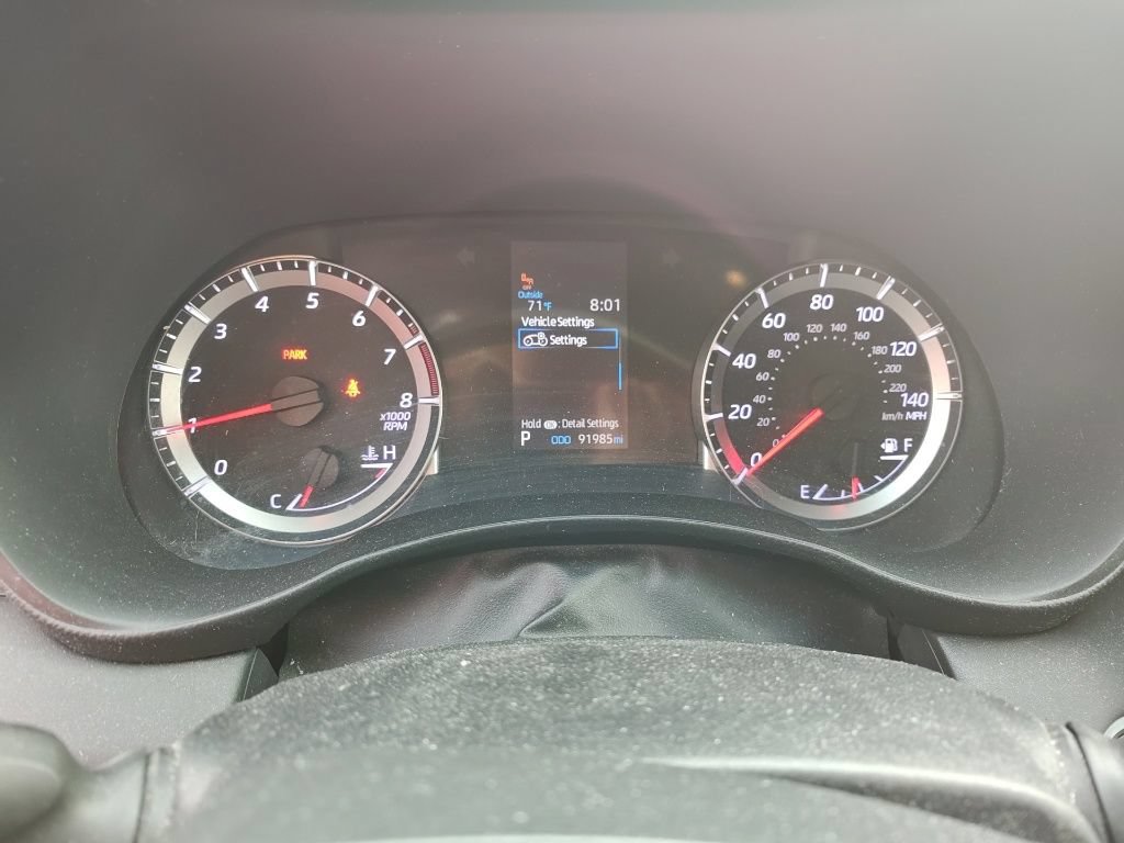 Used 2020 Toyota Highlander LE FWD image 8