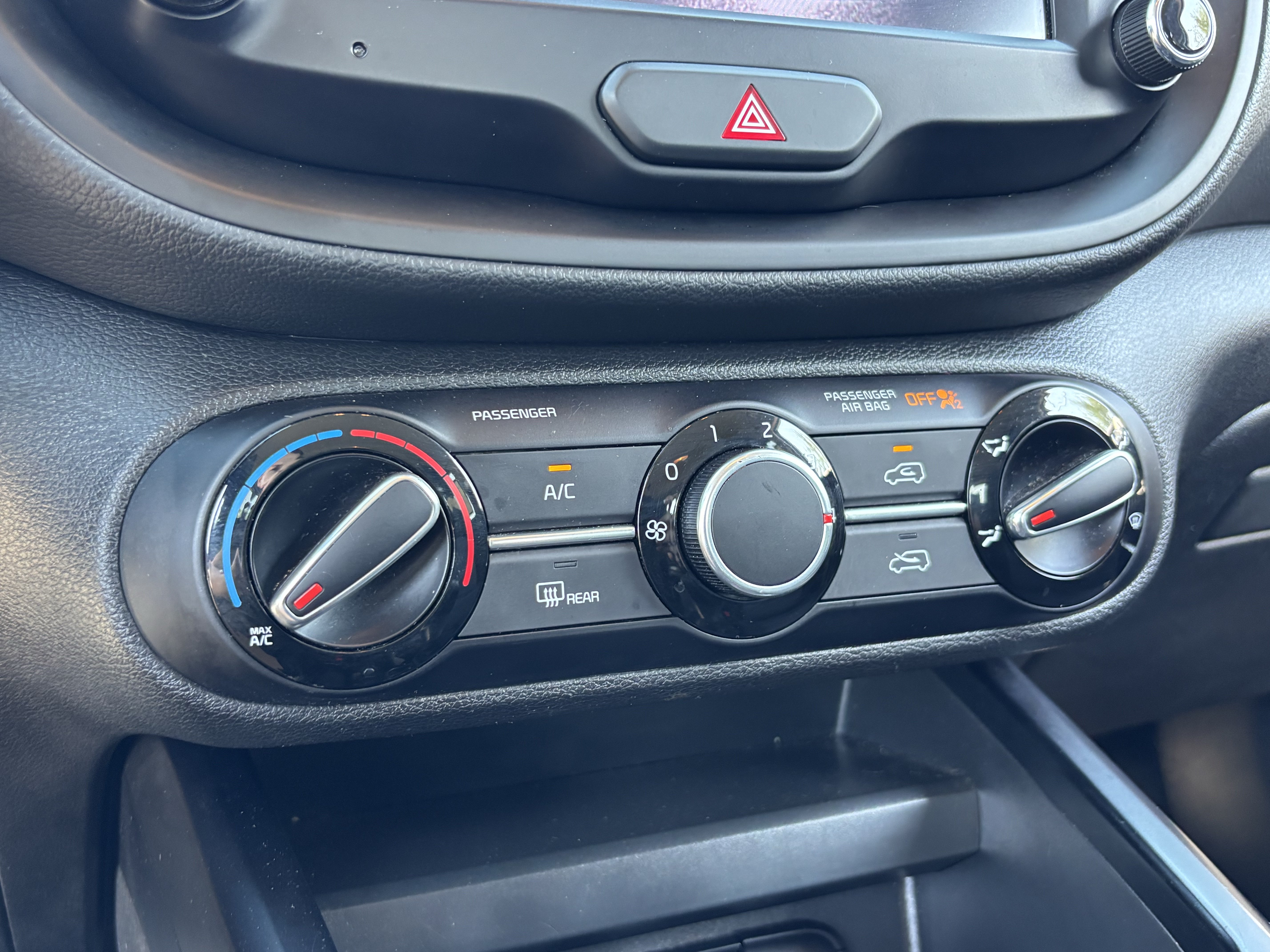 Certified 2022 Kia Soul LX w/ Technology Package FWD image 22