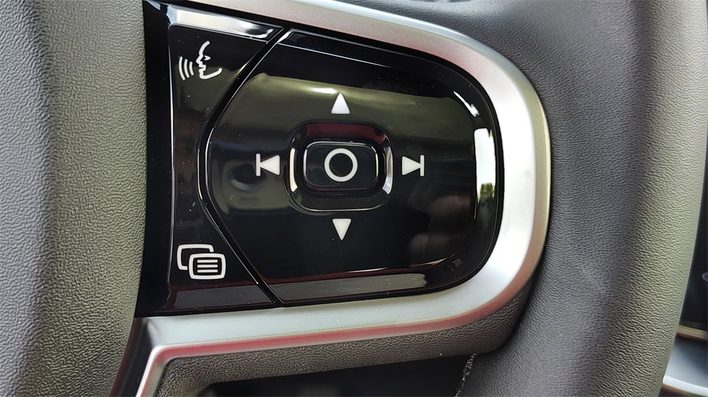 New 2026 Volvo XC90 B5 Core w/ Protection Package Premier image 16