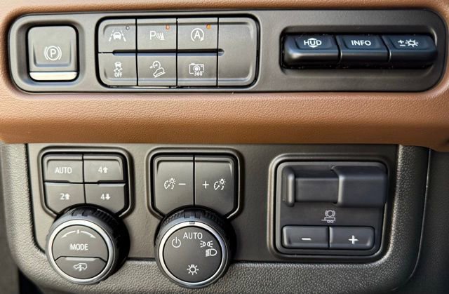 Used 2023 Chevrolet Tahoe High Country image 40