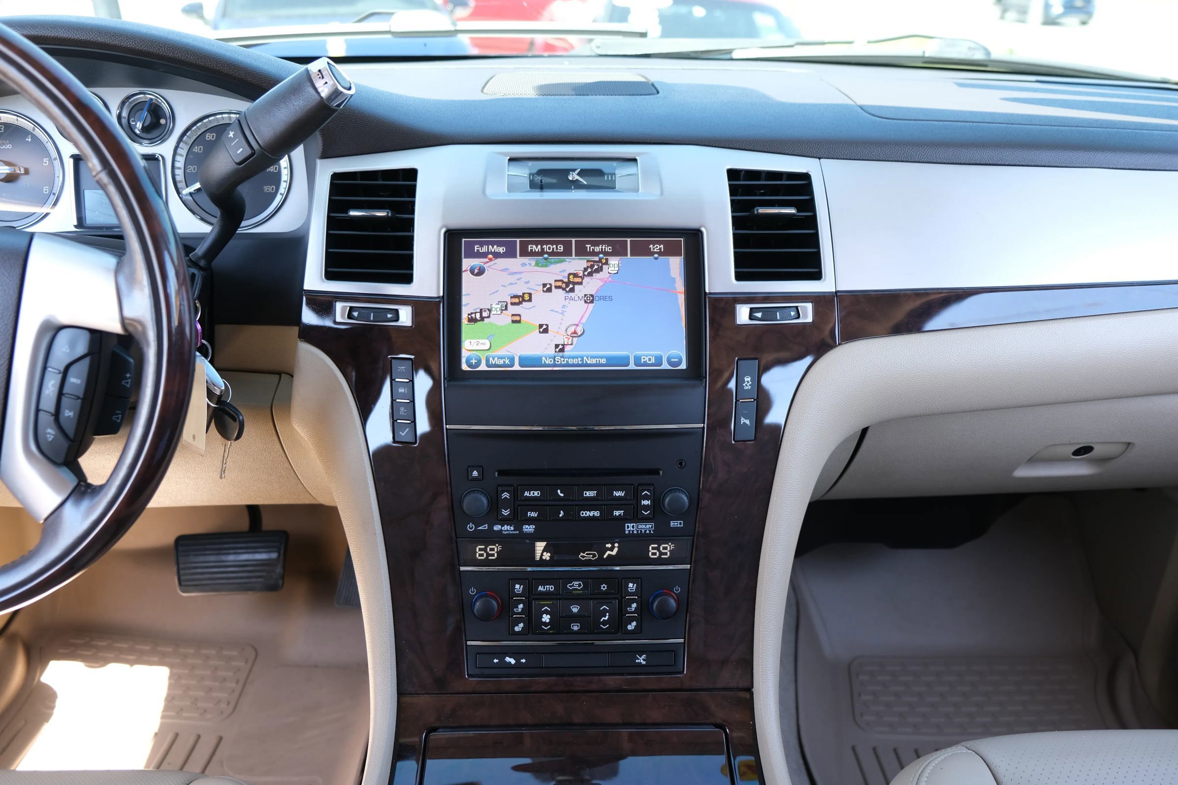 Used 2013 Cadillac Escalade EXT Premium image 27