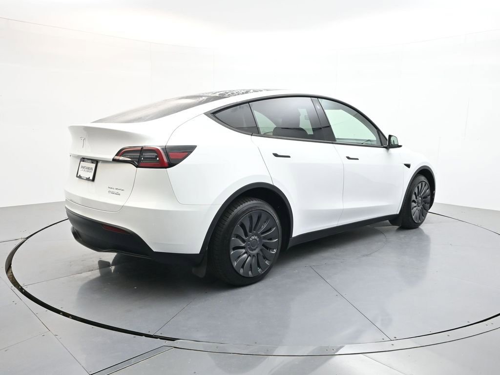 Used 2023 Tesla Model Y Long Range AWD/4WD image 7