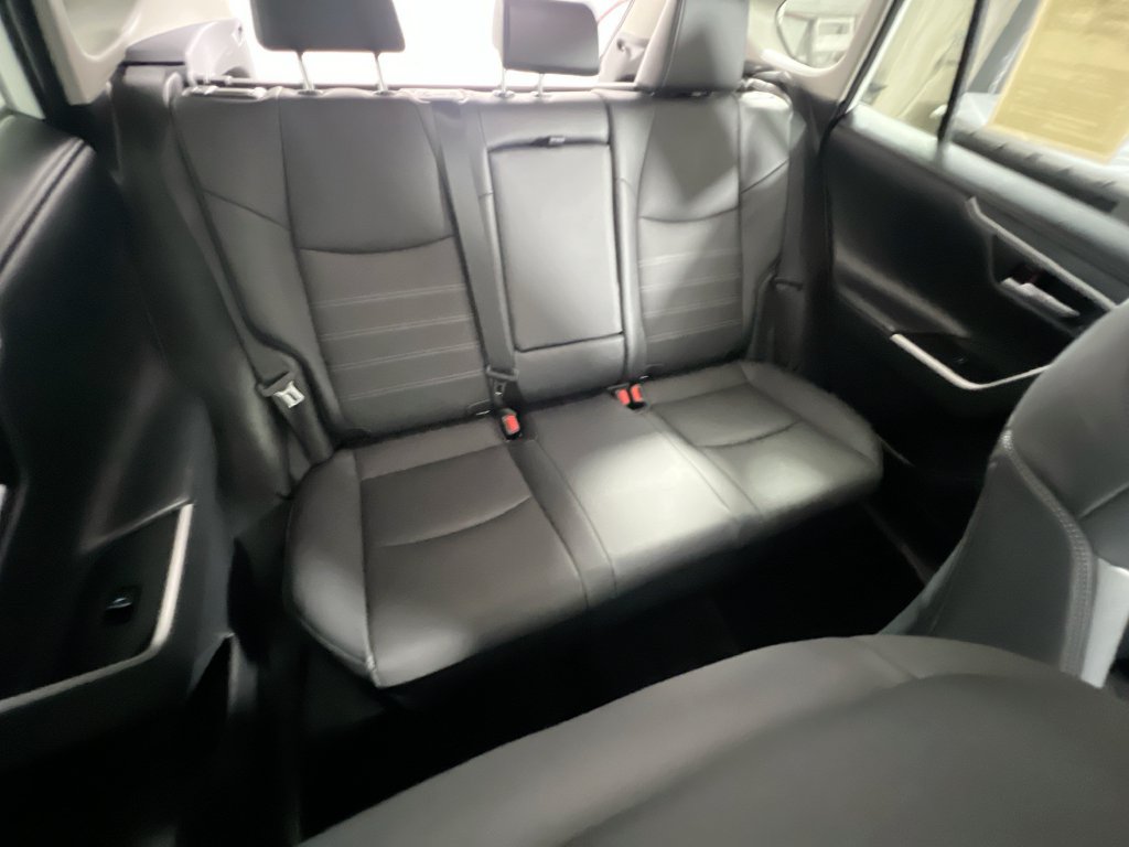Used 2025 Toyota RAV4 Limited AWD/4WD image 30
