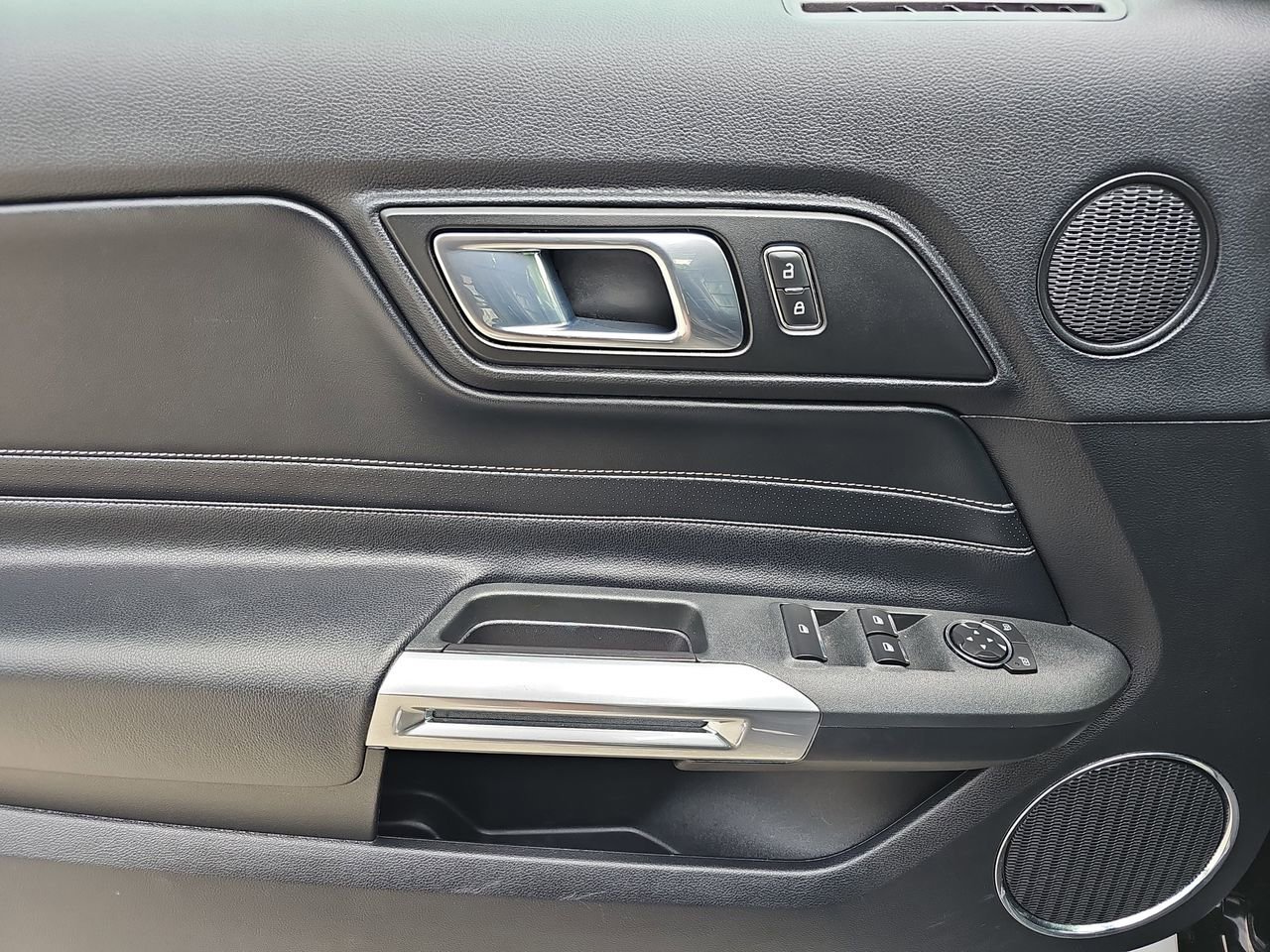 Used 2018 Ford Mustang Premium w/ Equipment Group 201A RWD image 30