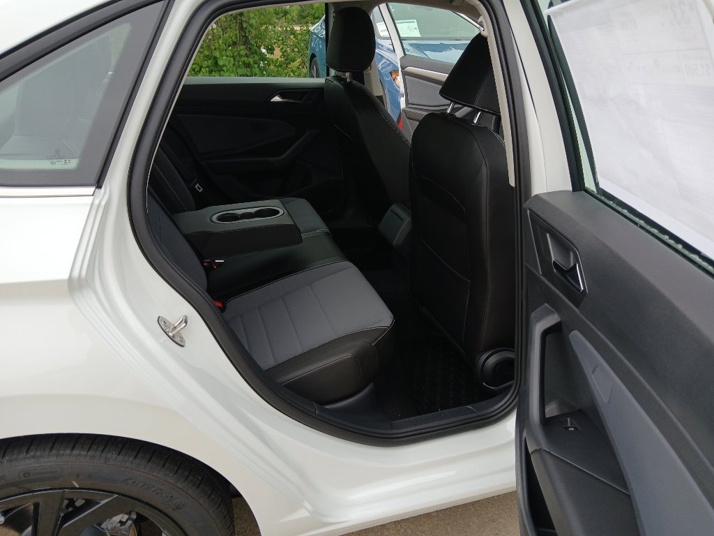 New 2026 Volkswagen Jetta SE FWD image 20
