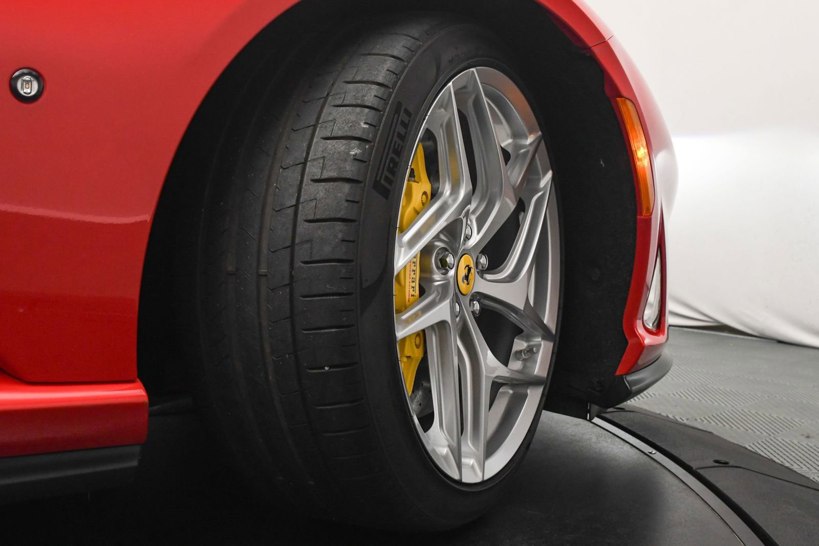 Used 2018 Ferrari 812 Superfast RWD image 29