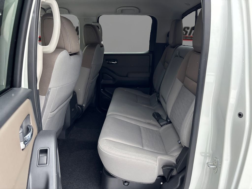 Used 2022 Nissan Frontier SV w/ Technology Package image 10