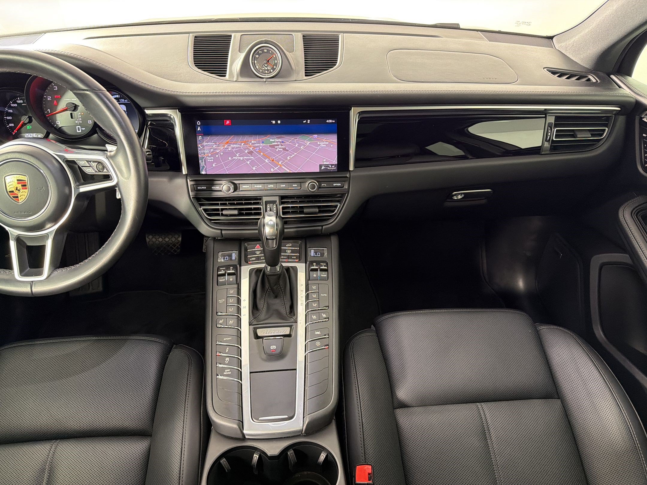 Certified 2019 Porsche Macan S AWD/4WD image 28