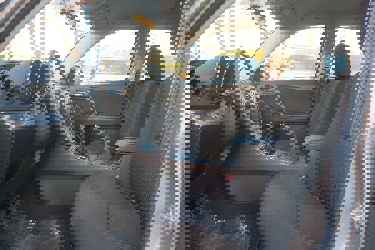 Used 2013 MAZDA MAZDA3 i Touring image 13