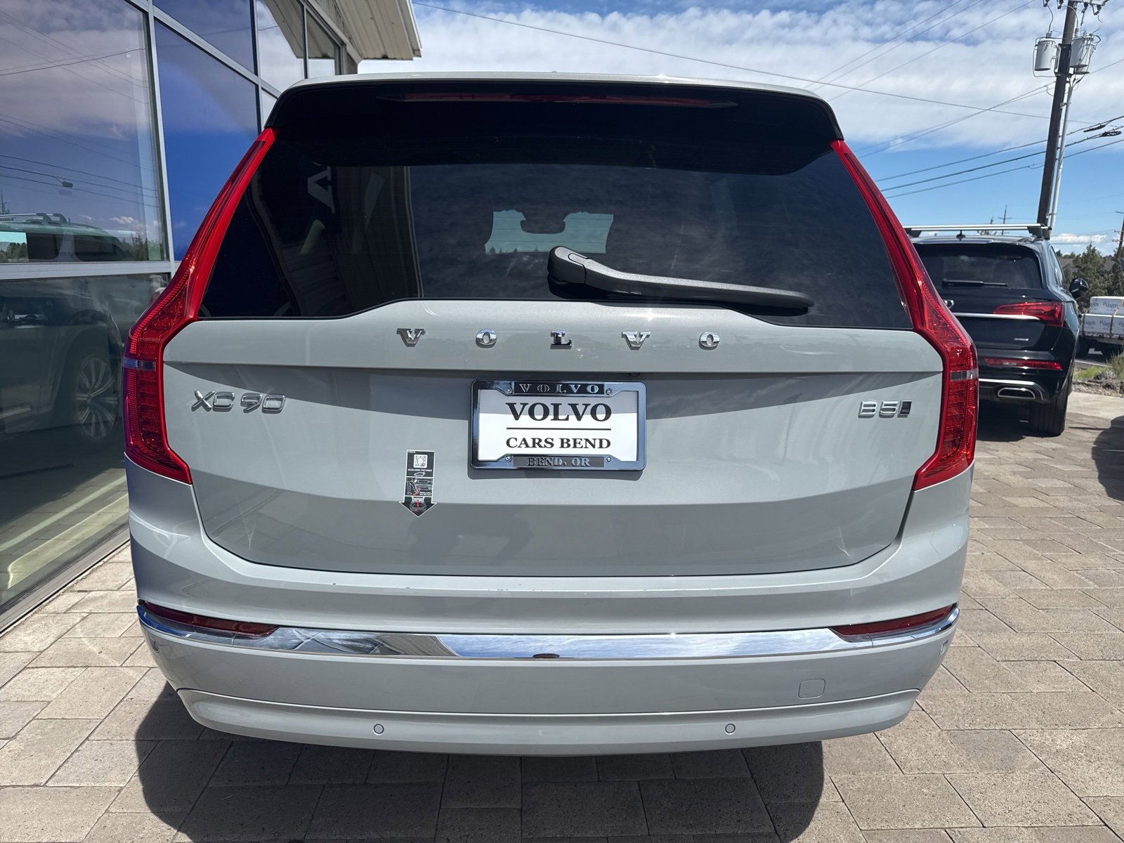 Used 2025 Volvo XC90 B5 Core image 5