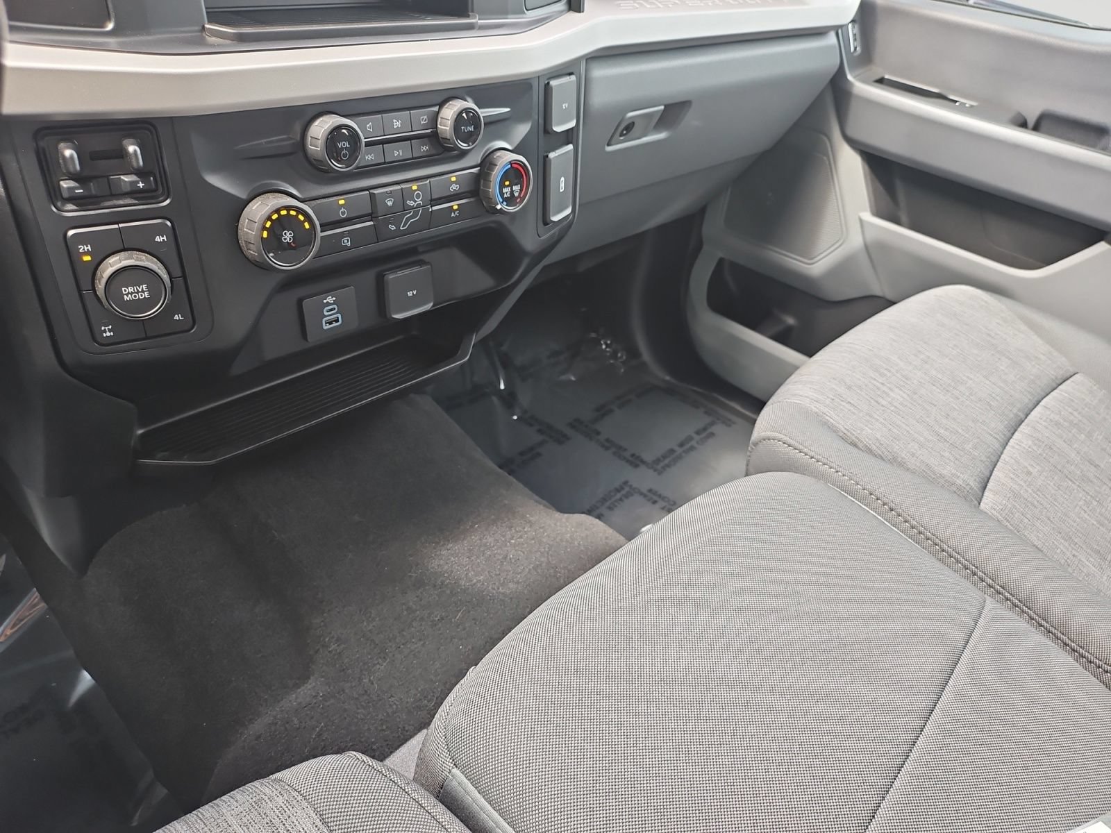 Used 2023 Ford F250 XL w/ STX Appearance Package AWD/4WD image 25