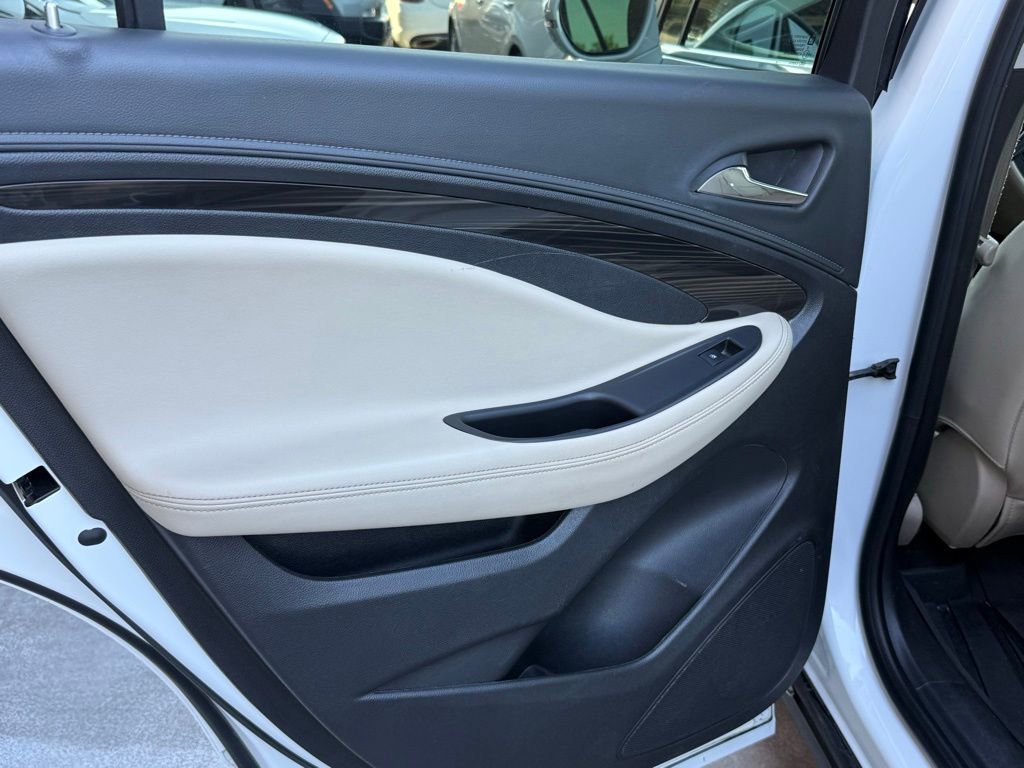 Used 2019 Buick Envision Essence image 22