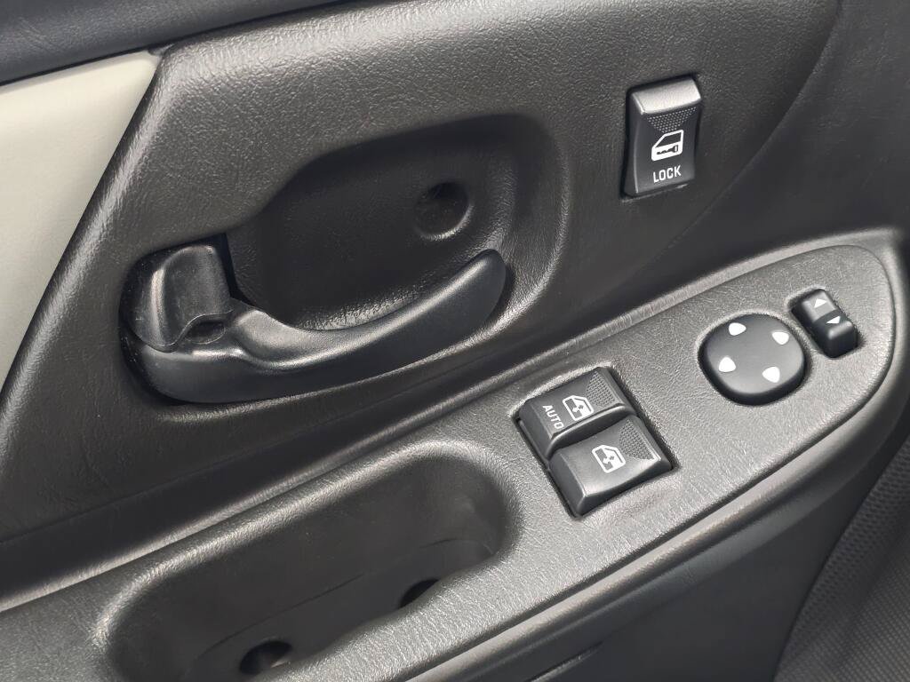 Used 2003 Chevrolet Monte Carlo SS FWD image 38