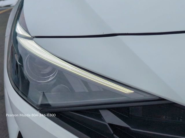 Used 2023 Hyundai Elantra Blue image 11