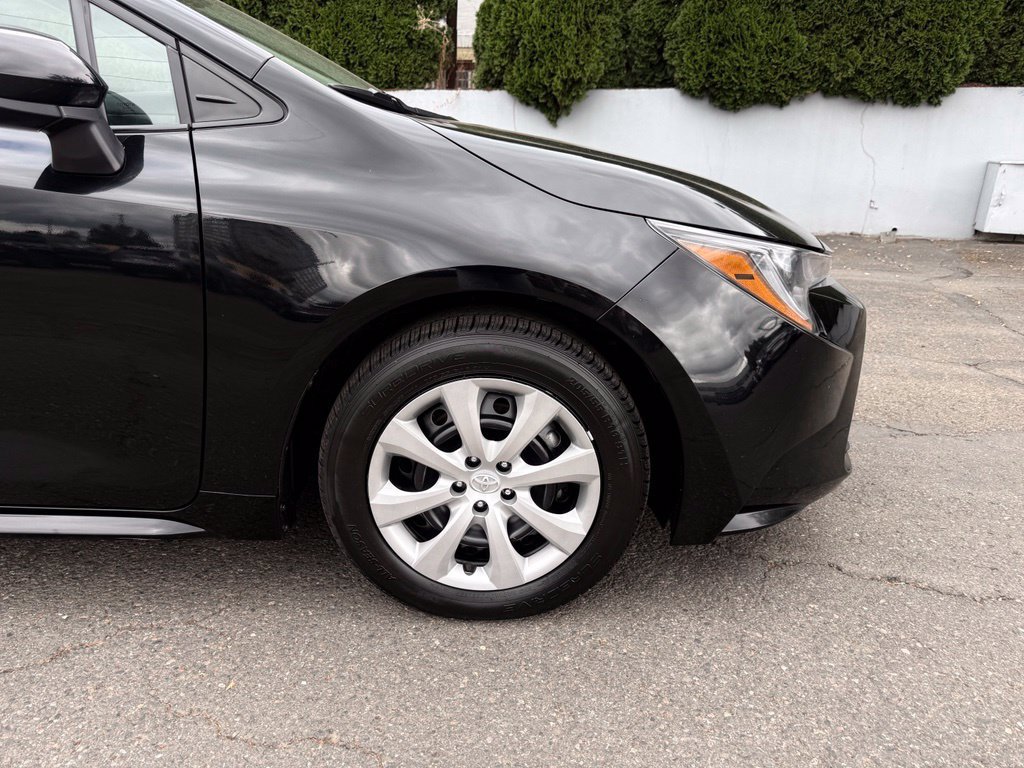 Used 2025 Toyota Corolla LE FWD image 11