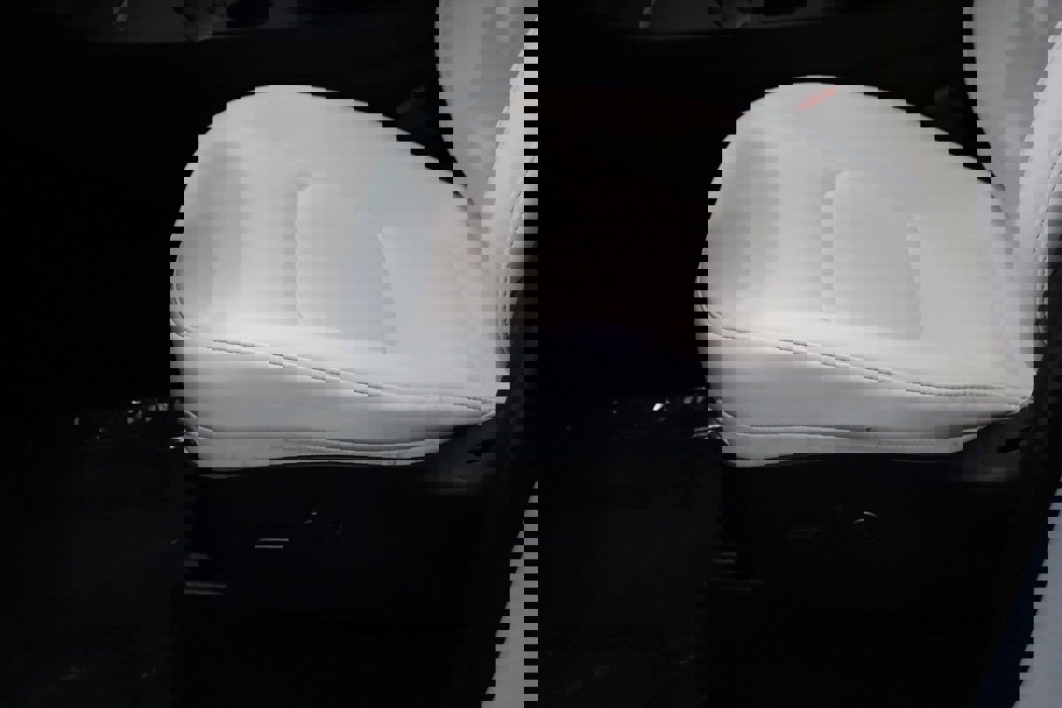 Used 2022 Tesla Model Y Long Range image 18