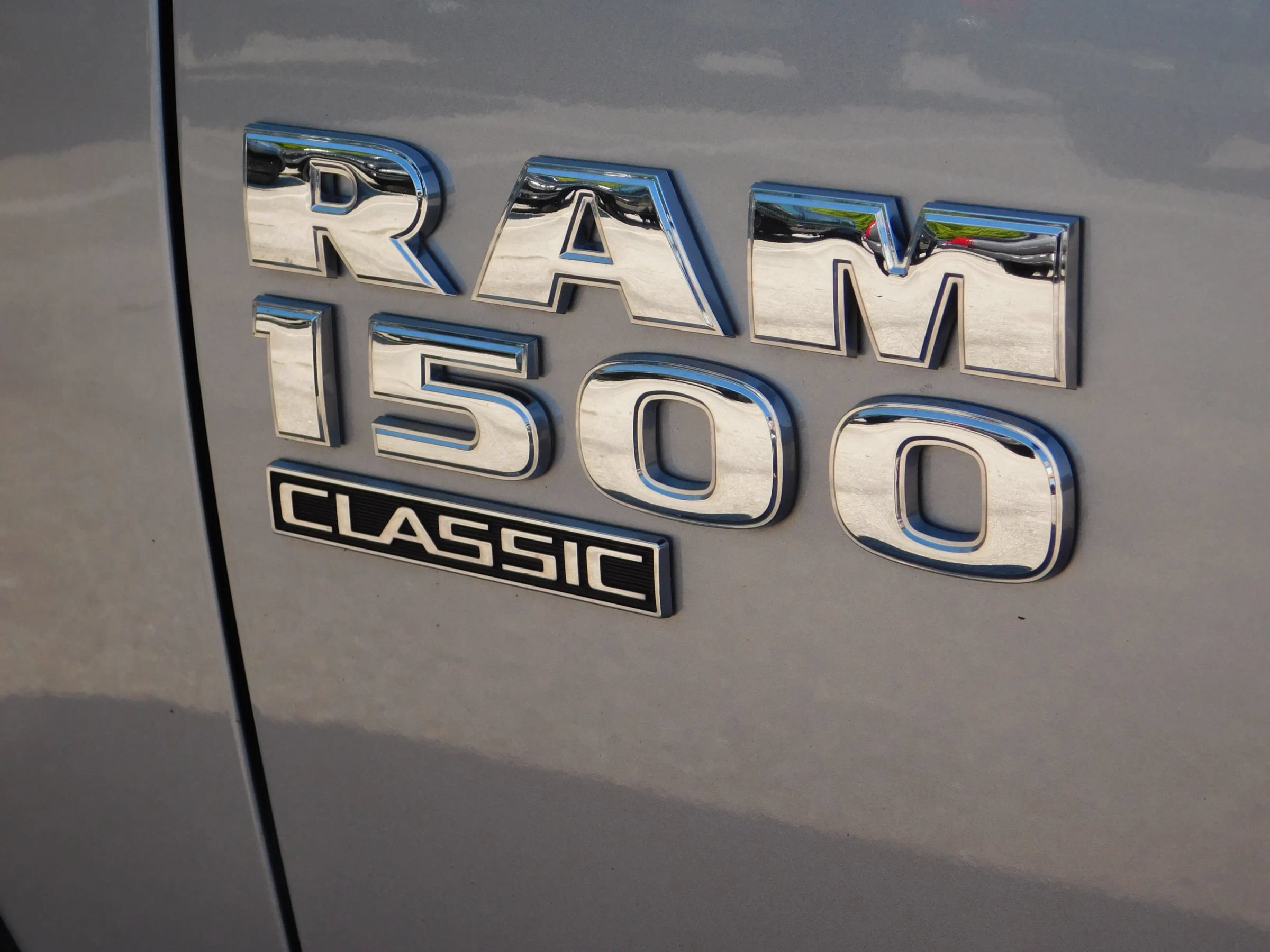 Used 2024 RAM 1500 Classic SLT AWD/4WD image 11