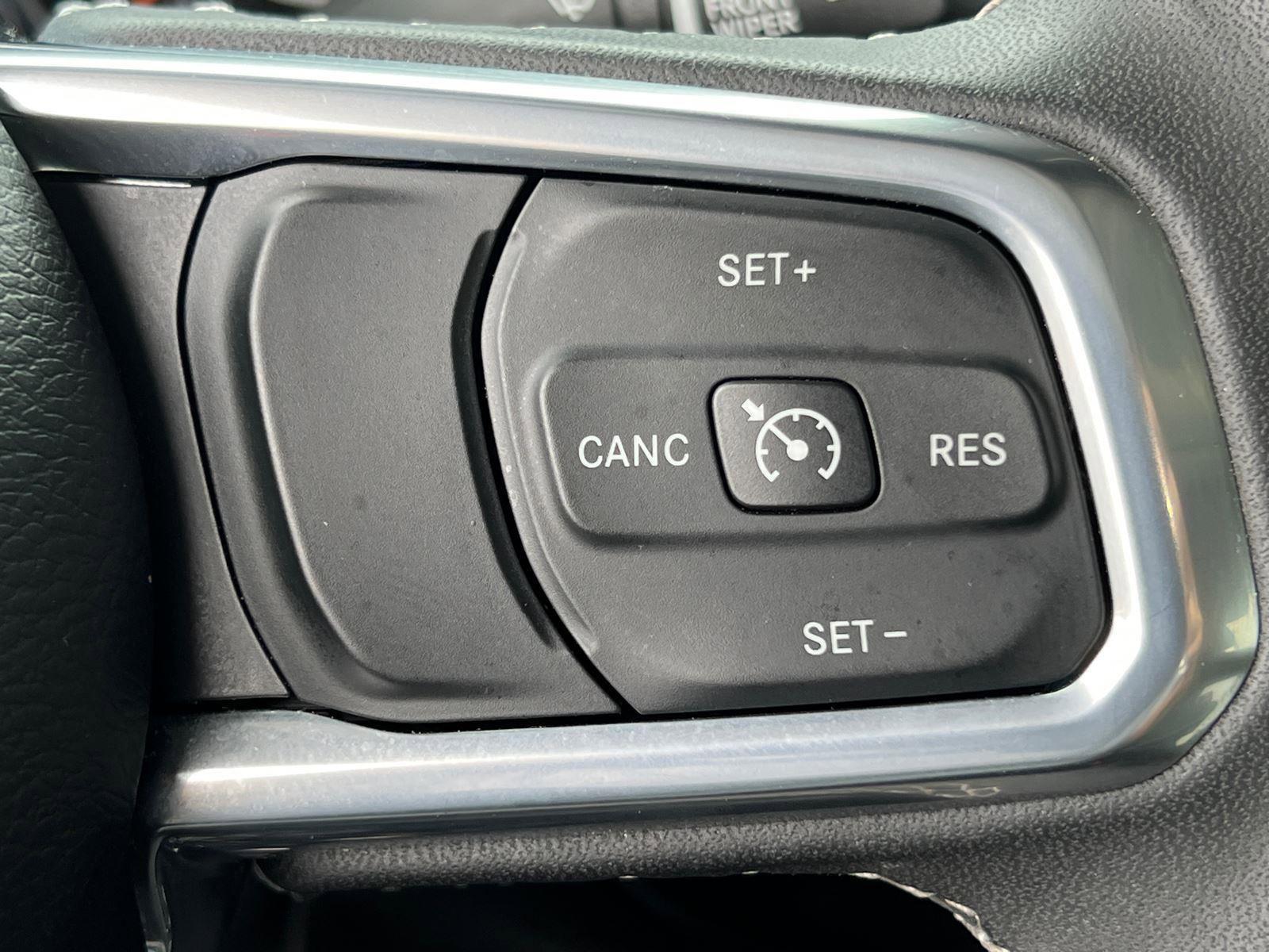 Used 2023 Jeep Gladiator Overland w/ Popular Equipment Package AWD/4WD image 26