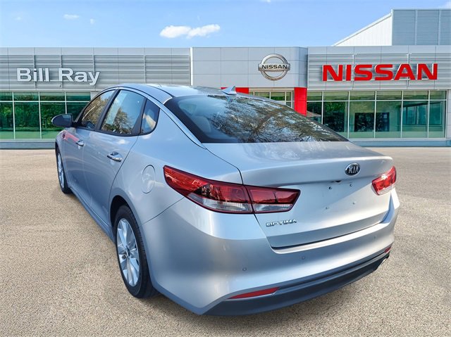 Used 2018 Kia Optima LX w/ 17" Alloy Wheels Package image 3