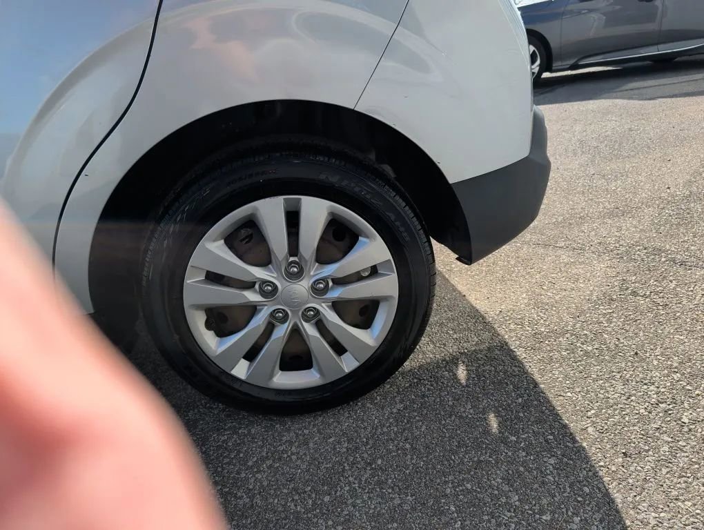 Used 2020 Kia Soul LX image 12