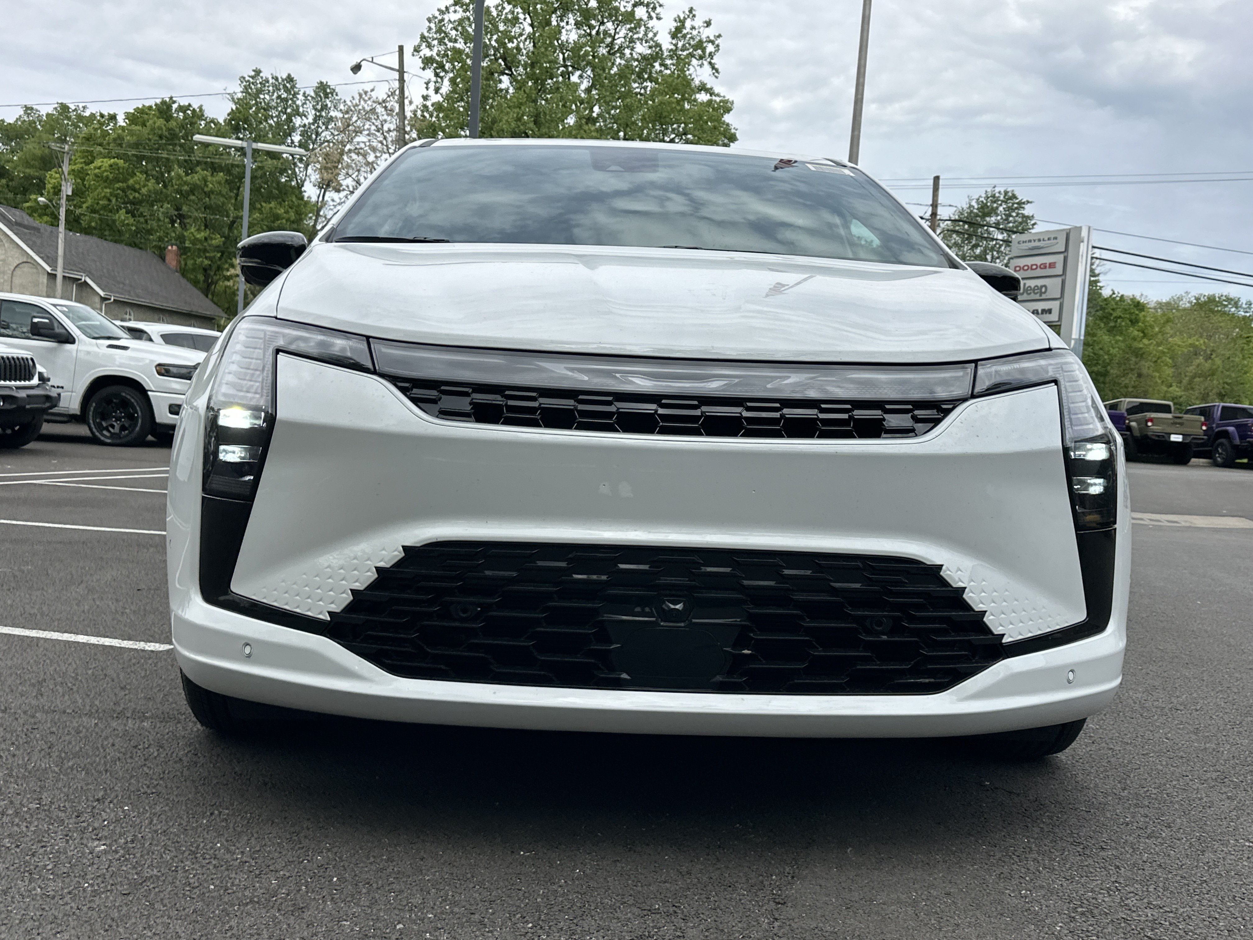 New 2027 Chrysler Pacifica Select FWD image 20