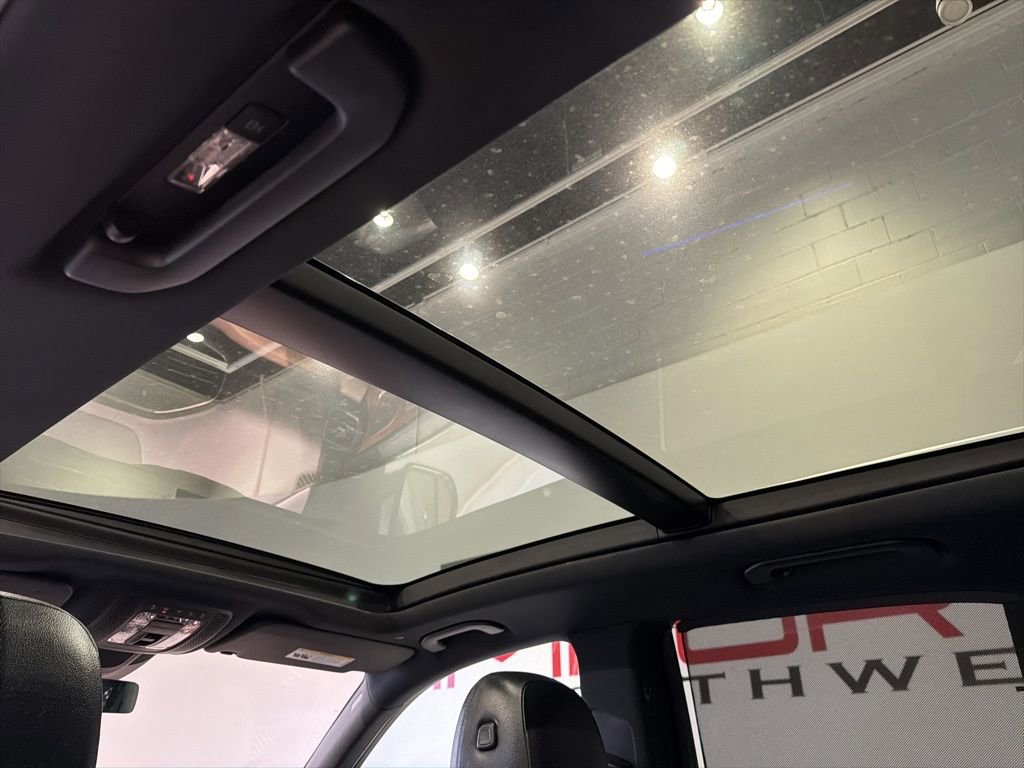 Used 2022 Mercedes-Benz GLE 450 4MATIC w/ AMG Line Exterior image 36