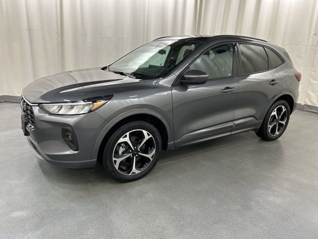 Used 2023 Ford Escape ST-Line Select w/ Tech Pack #1 image 2