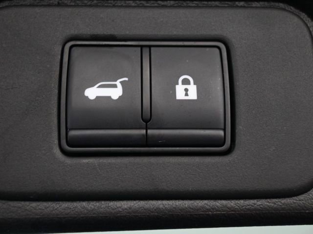 Used 2025 Nissan Rogue SV image 16