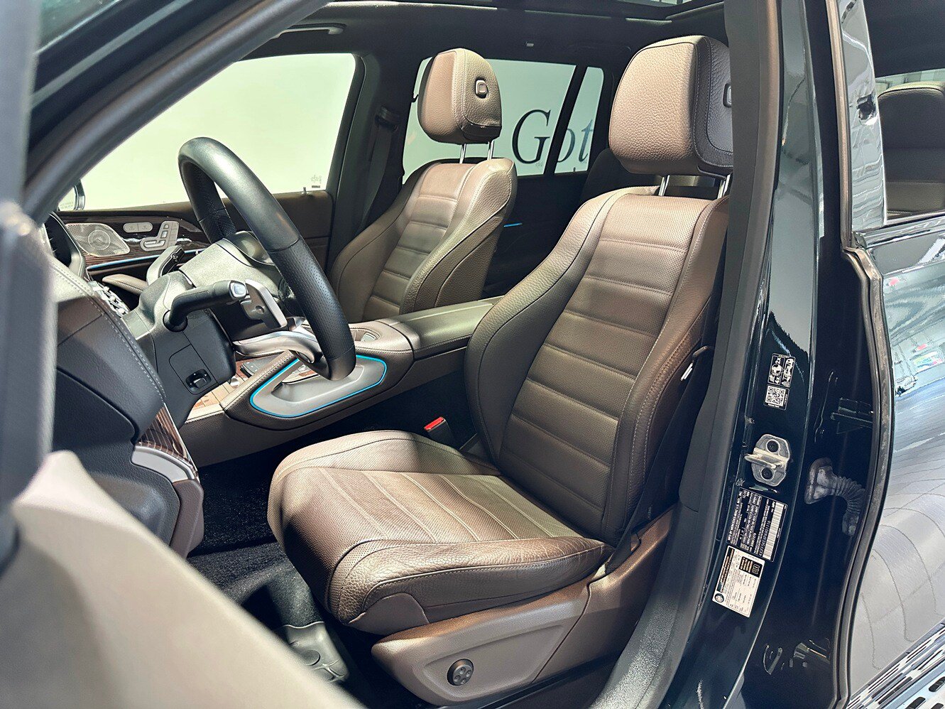 Used 2023 Mercedes-Benz GLS 450 4MATIC image 15