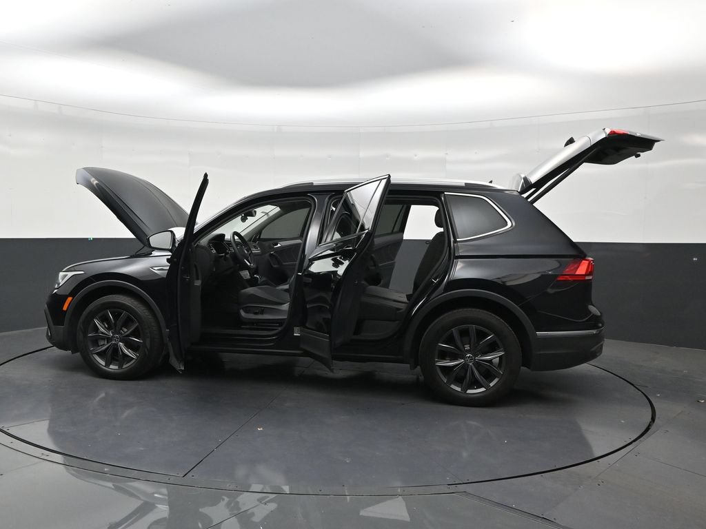 Used 2023 Volkswagen Tiguan SE FWD image 29