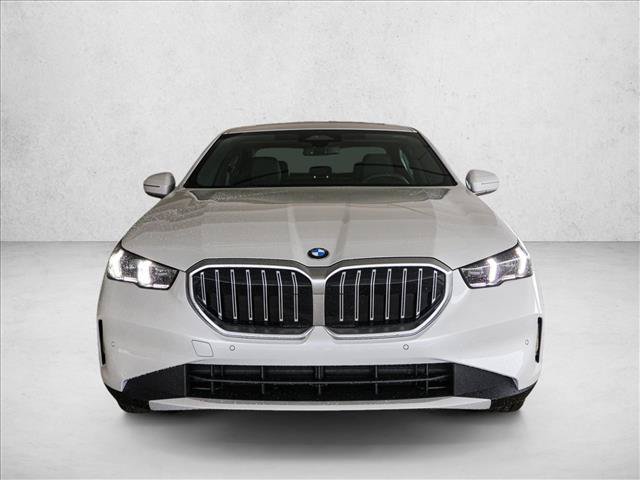 Certified 2025 BMW 530i xDrive AWD/4WD image 2