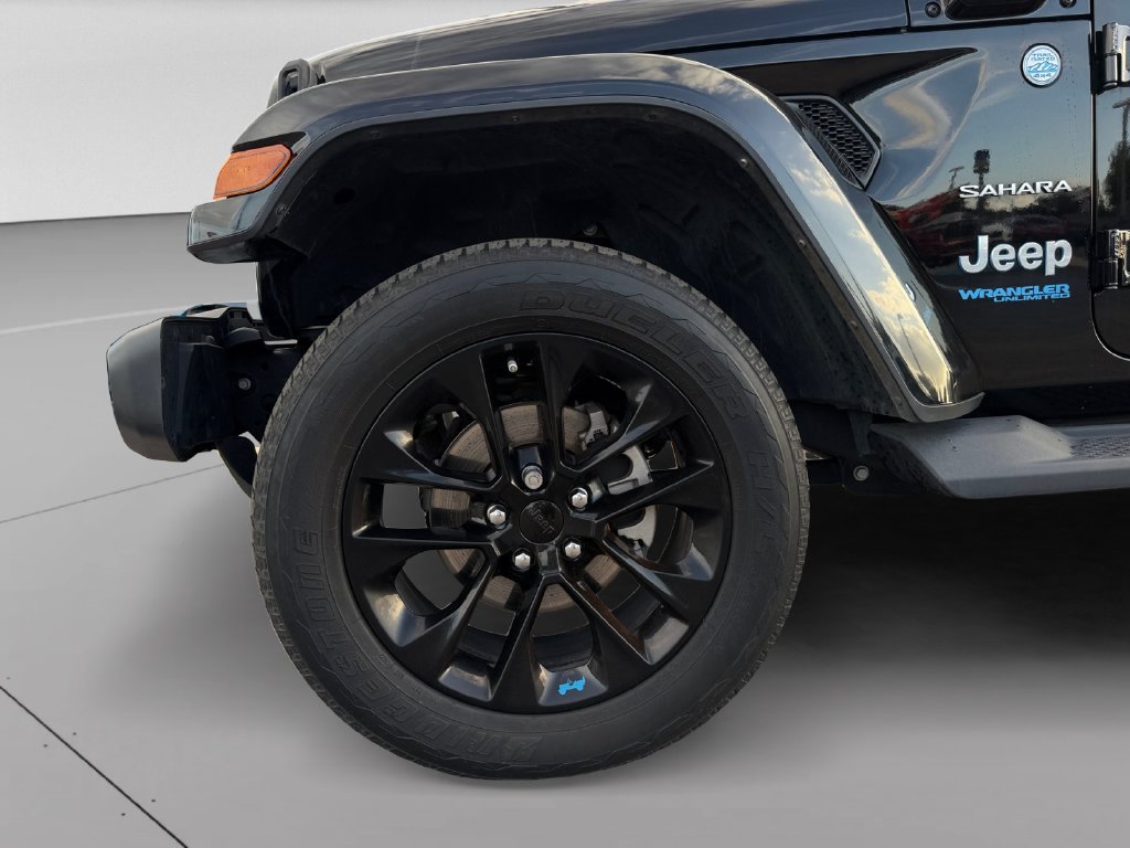 Used 2022 Jeep Wrangler Unlimited Sahara w/ Cold Weather Group AWD/4WD image 30