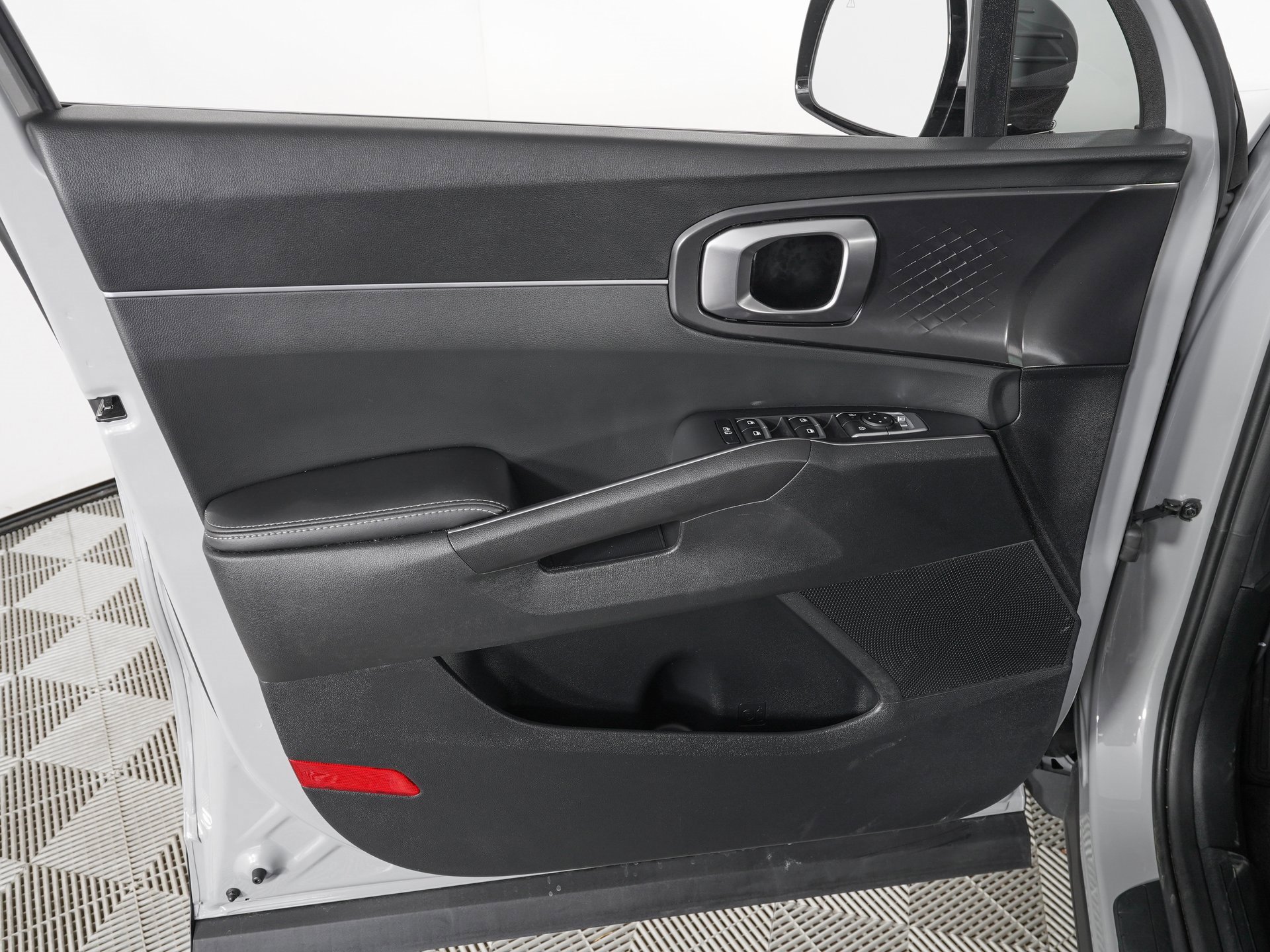 Used 2025 Kia Sorento EX image 16