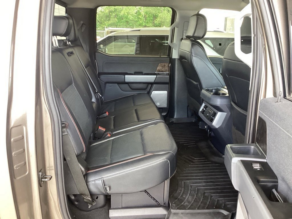 Used 2023 Ford F250 Lariat w/ Chrome Package image 31