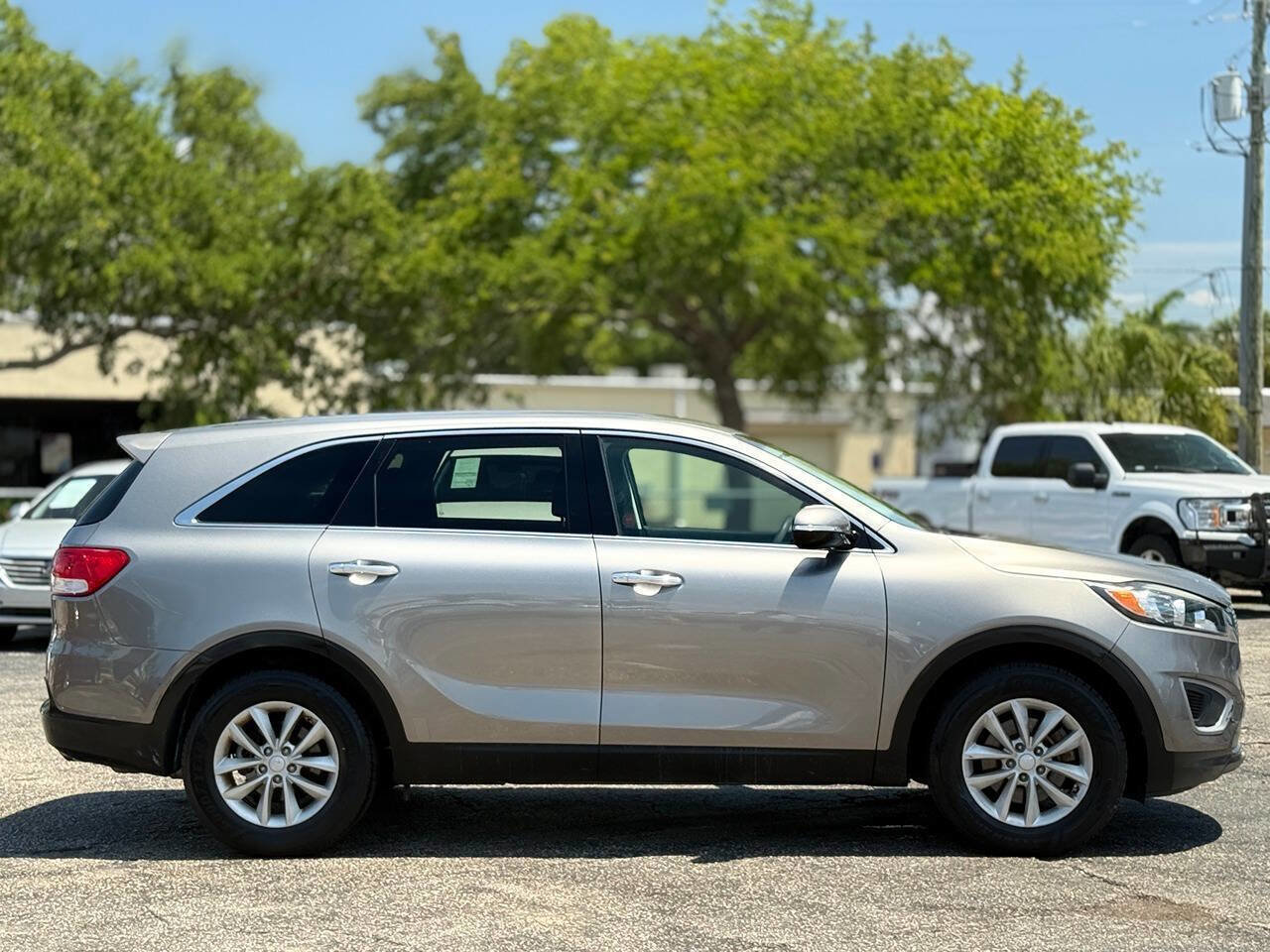 Used 2018 Kia Sorento L FWD image 10
