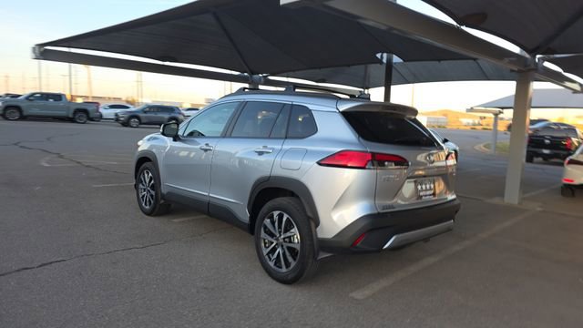 Used 2025 Toyota Corolla Cross XLE w/ Convenience Package image 8