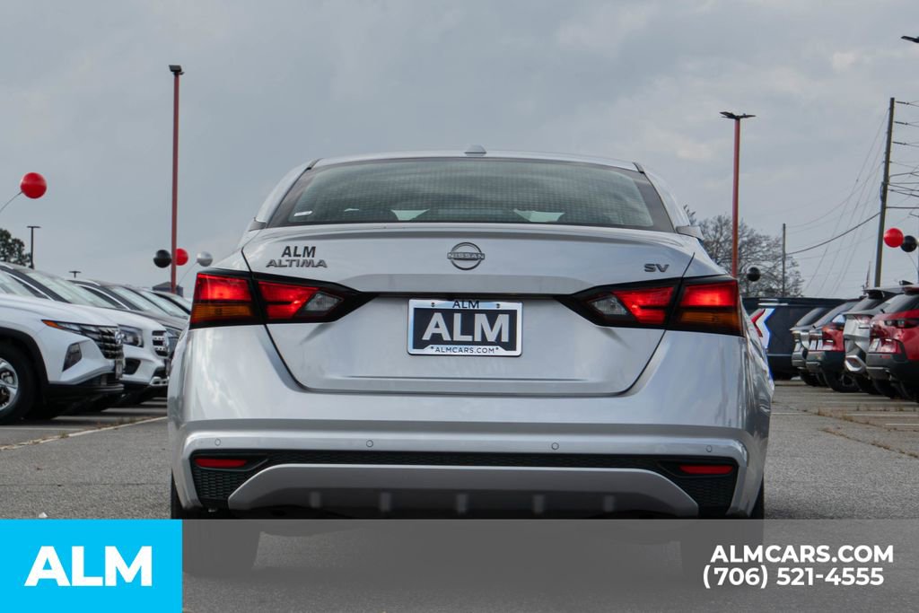 Used 2024 Nissan Altima 2.5 SV image 5