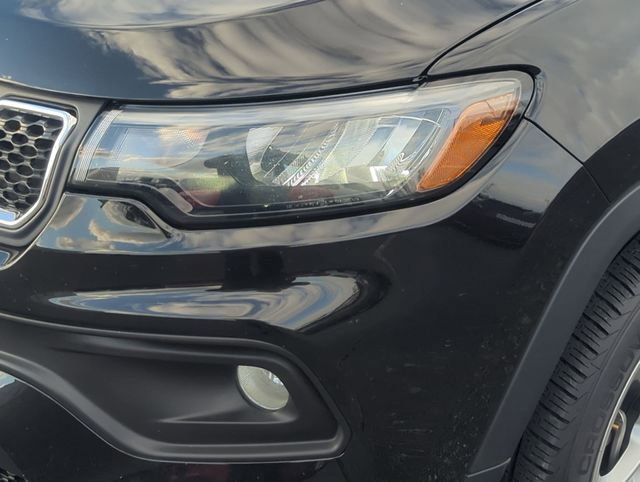 Used 2024 Jeep Compass Latitude image 9